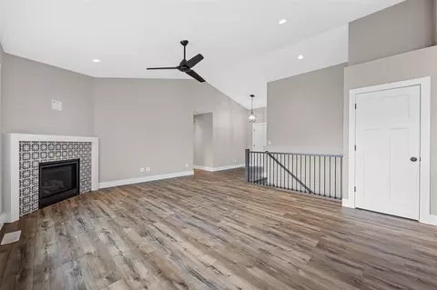 1760 Parkland Dr, Ely, IA 52227 photo 9
