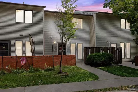 344 Samoa Pl, Iowa City, IA 52246