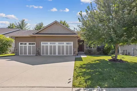 670 Galway Dr, Iowa City, IA 52246