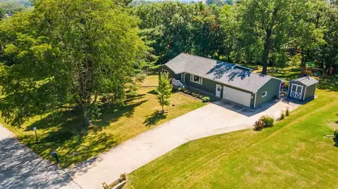 145 Green Meadows Dr, Washington, IA 52353