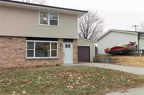 445 N Stewart St, North Liberty, IA 52317