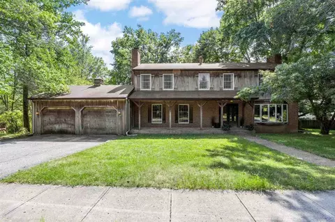 1909 Winston Dr, Iowa City, IA 52245