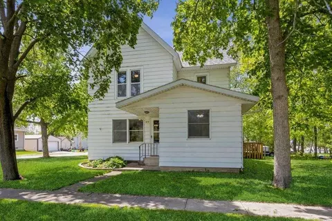 379 Milwaukee St, Parnell, IA 52325