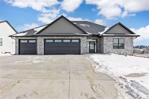 644 Rock Ridge Rd, Tiffin, IA 52340