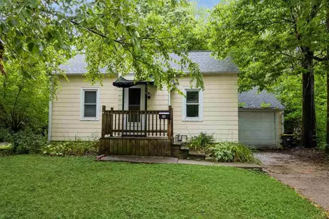 916 Roosevelt St, Iowa City, IA 52240