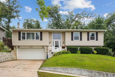 3549 Lynbrook Dr NE, Cedar Rapids, IA 52402