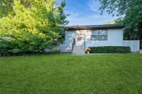 165 Bayberry Ln, North Liberty, IA 52317