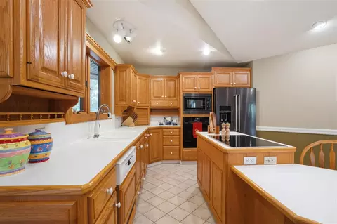 8801 Deer Crest Dr, Cedar Rapids, IA 52411 photo 12