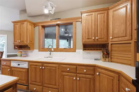 8801 Deer Crest Dr, Cedar Rapids, IA 52411 photo 13