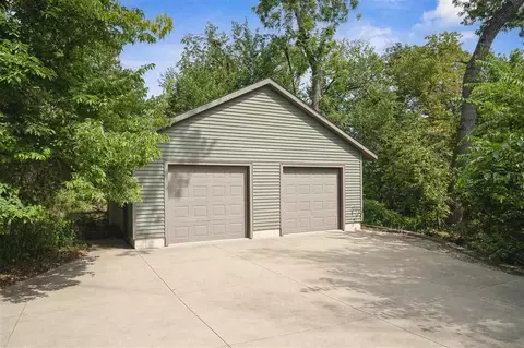 8801 Deer Crest Dr, Cedar Rapids, IA 52411 photo 35