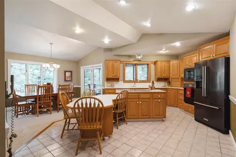 8801 Deer Crest Dr, Cedar Rapids, IA 52411 photo 10