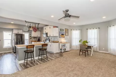 922 E Ave NW, Cedar Rapids, IA 52405 photo 7