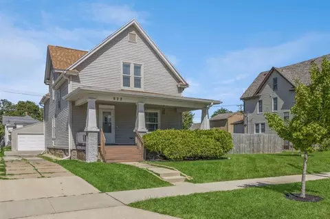 922 E Ave NW, Cedar Rapids, IA 52405 photo 3