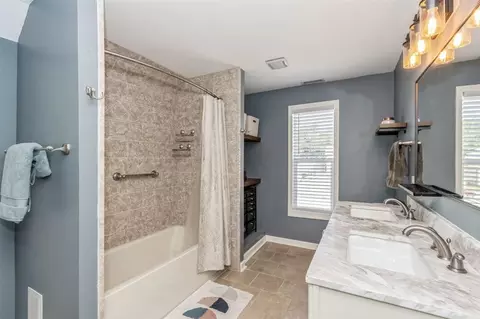 922 E Ave NW, Cedar Rapids, IA 52405 photo 16