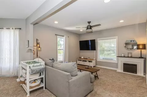 922 E Ave NW, Cedar Rapids, IA 52405 photo 6