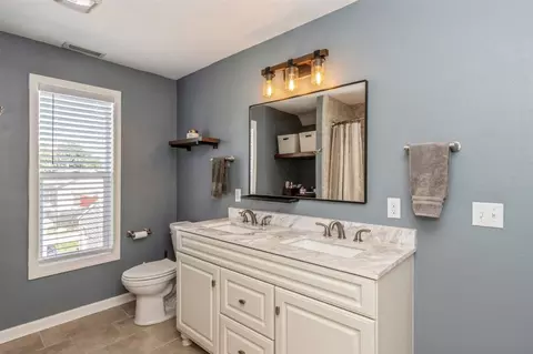 922 E Ave NW, Cedar Rapids, IA 52405 photo 17