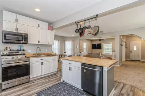 922 E Ave NW, Cedar Rapids, IA 52405 photo 9
