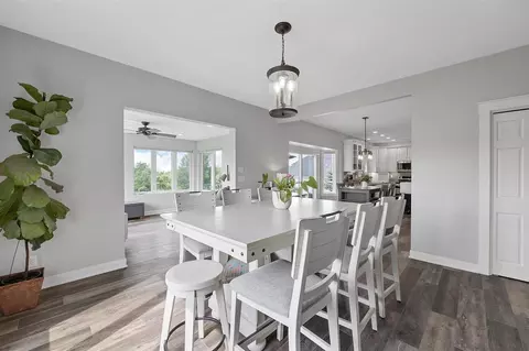 Dining - 4425 Plumberry Rd, Ely, IA 52227 photo 3 of 4