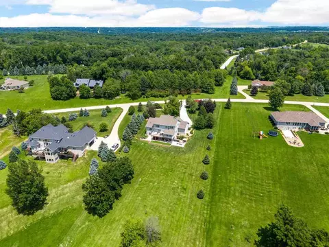 View/Area - 4425 Plumberry Rd, Ely, IA 52227 photo 3 of 4