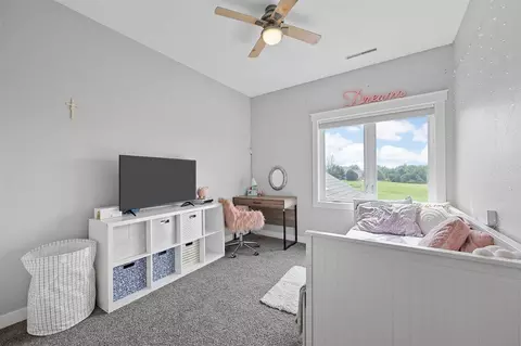 Bedroom - 4425 Plumberry Rd, Ely, IA 52227 photo 5 of 6