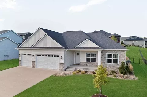 506 Edelweiss Ln, Tiffin, IA 52340