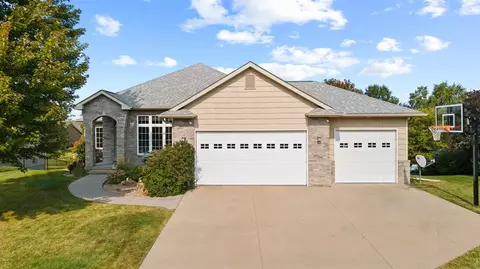 1630 Timber Wolf Dr, North Liberty, IA 52317