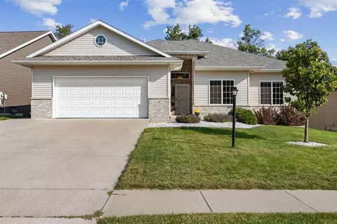 6 Kelsey Ct, Coralville, IA 52241
