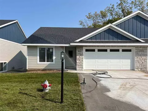 1608 Mitchell Pl, Tiffin, IA 52340