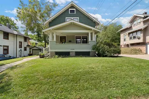 715 N Dodge St, Iowa City, IA 52245