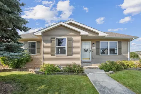 607 Eastwood Dr, Solon, IA 52333