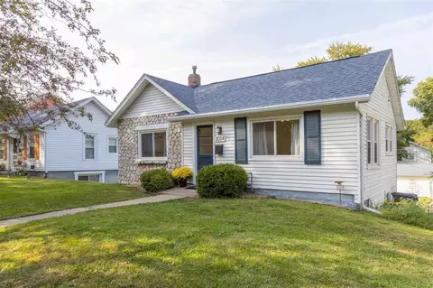 1014 Friendly Ave, Iowa City, IA 52240