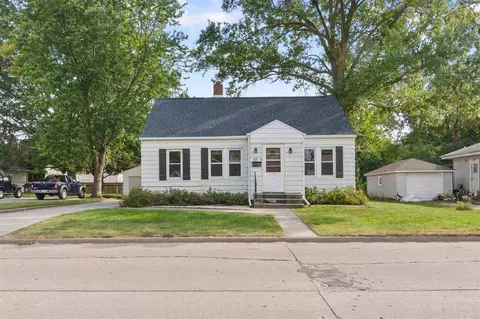 311 E Van Buren St, Washington, IA 52353