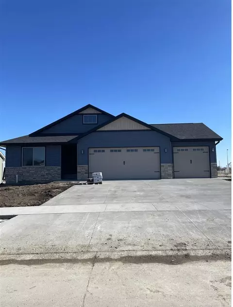 110 Buysse Ln, Westliberty, IA 52776