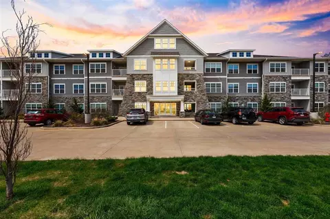 260 N Scott Blvd #205, Iowa City, IA 52245