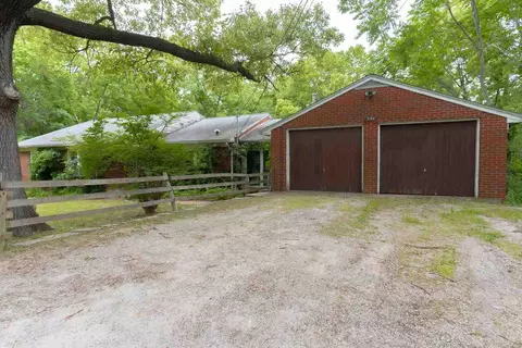 330 Kimball Rd, Iowa City, IA 52245