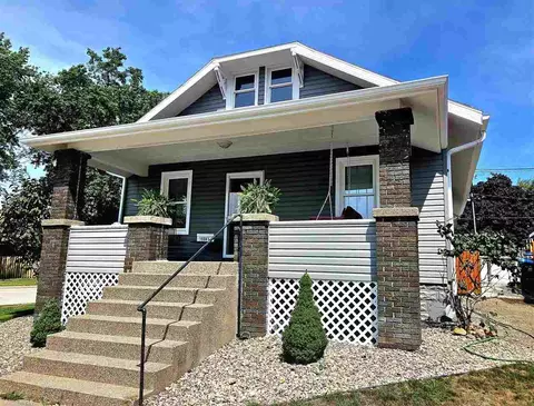 1559 12 Washington St, Muscatine, IA 52761