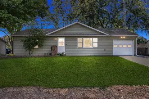 429 Brady St, Hills, IA 52235