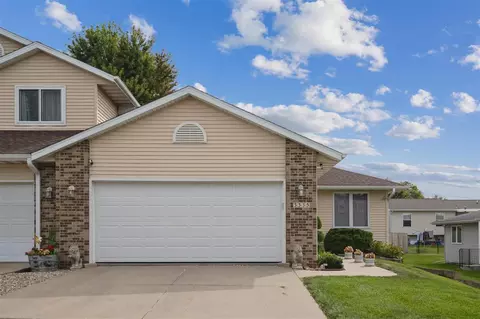 3335 Queen Dr SW, Cedar Rapids, IA 52404