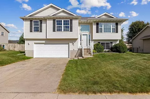 90 S Colton Dr, North Liberty, IA 52317