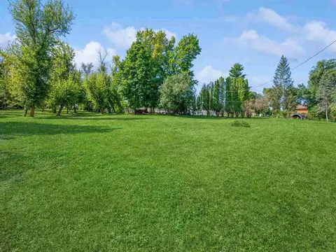 2415 2417 Zika Ave NW, Cedar Rapids, IA 52405