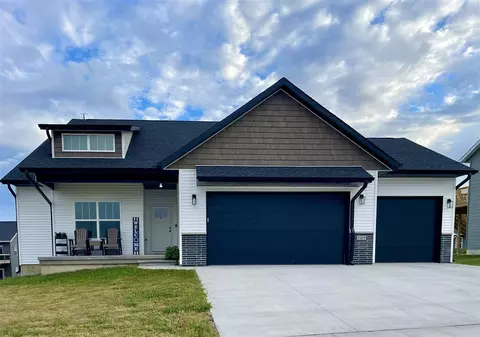 509 Galileo Dr, Riverside, IA 52327