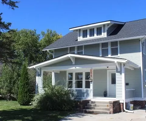 1827 6th Ave, Grinnell, IA 50112
