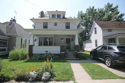 1029 E Market St, Iowa City, IA 52245