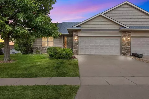 1534 Alder Dr, North Liberty, IA 52317