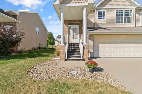 1557 Sadler Dr, North Liberty, IA 52317