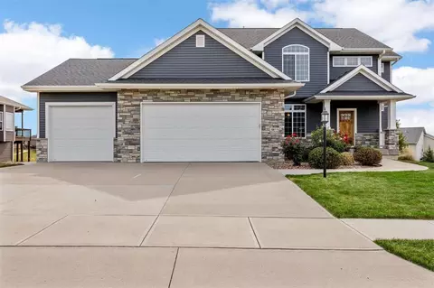385 Canterbury St, North Liberty, IA 52317