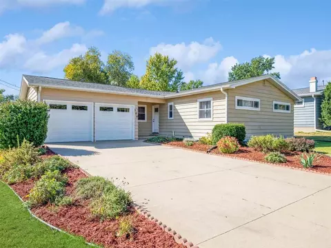 509 NE 29th St, Cedar Rapids, IA 52402