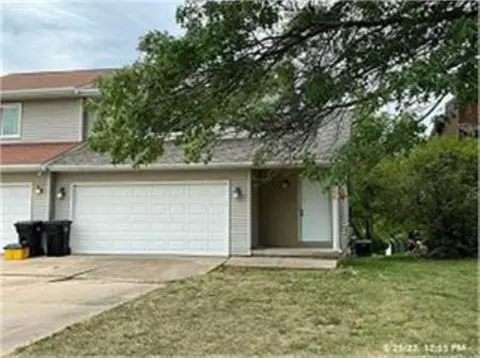 1452 Eastview Dr, Coralville, IA 52241