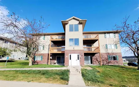 10 Zeller Xing, North Liberty, IA 52317