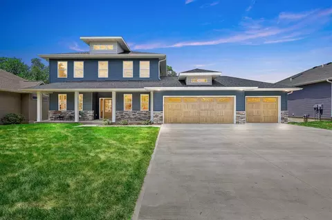 2776 Muddy Creek Ln, Coralville, IA 52241